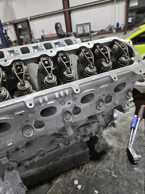 LT cylinder heads and rocker assembly